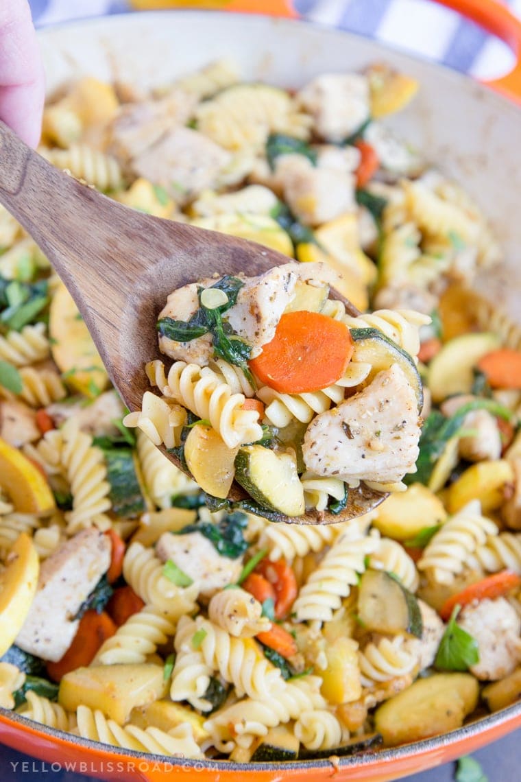 Lemon Garlic Chicken and Vegetable Pasta with Zucchini