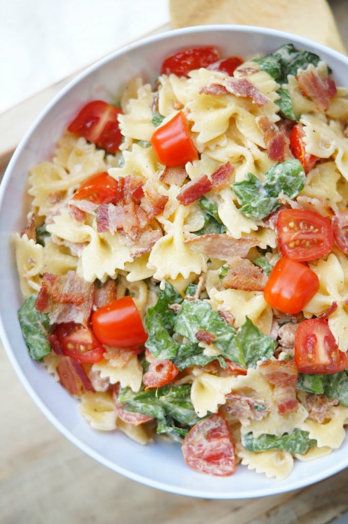 Easy BLT Pasta Salad with Spinach and Ranch Dressing