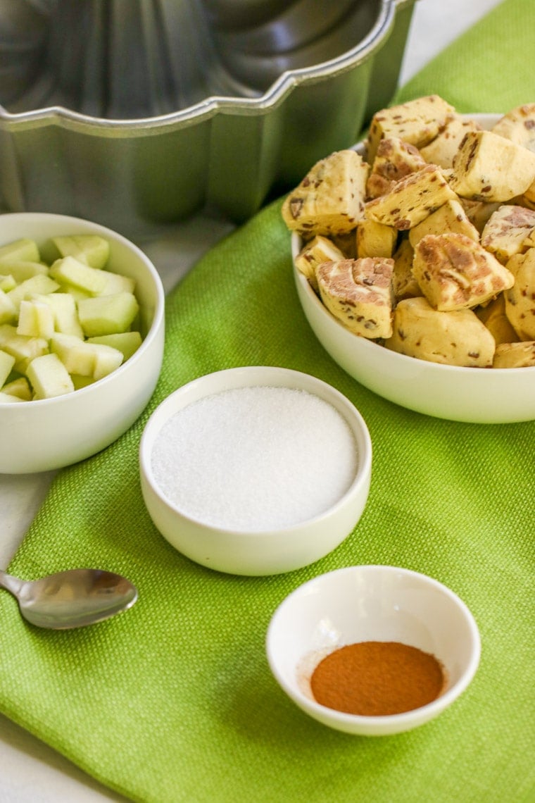 This Cinnamon Apple Monkey Bread is the perfect combination of fall flavors packed in a decadent breakfast!