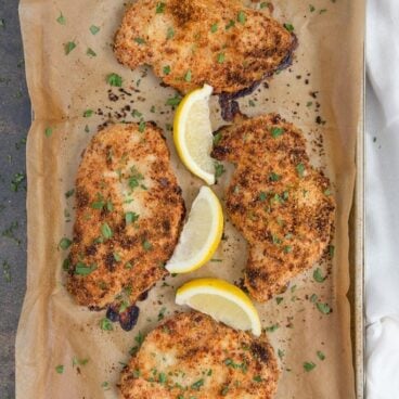 Get dinner on the table quick with my Crispy Garlic Parmesan Baked Chicken! It's crunchy and packed with flavor and perfect for busy weeknights.