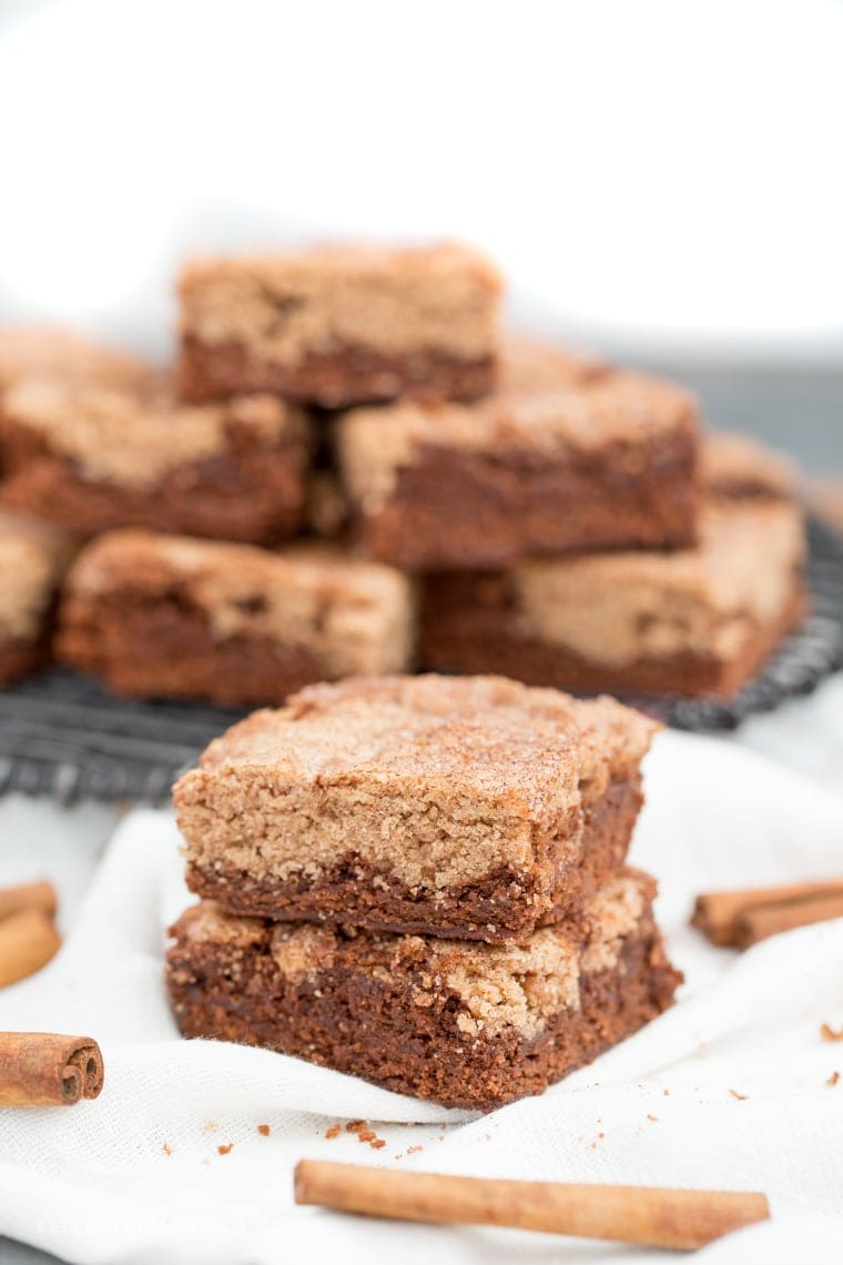 Brownies baked in 5 different pans. The hamburger bun pan ones are my  favorite. : r/Baking