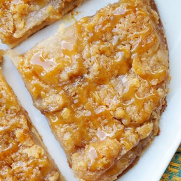 Caramel Apple Pie Dessert Pizza