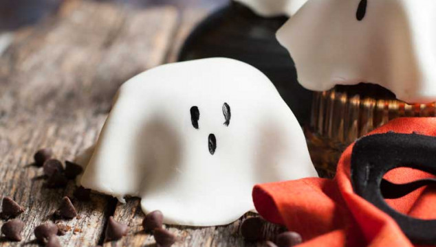 Chocolate mug cake ghost cakes are fun and fast. Make a batch with your little ghosts and goblins!