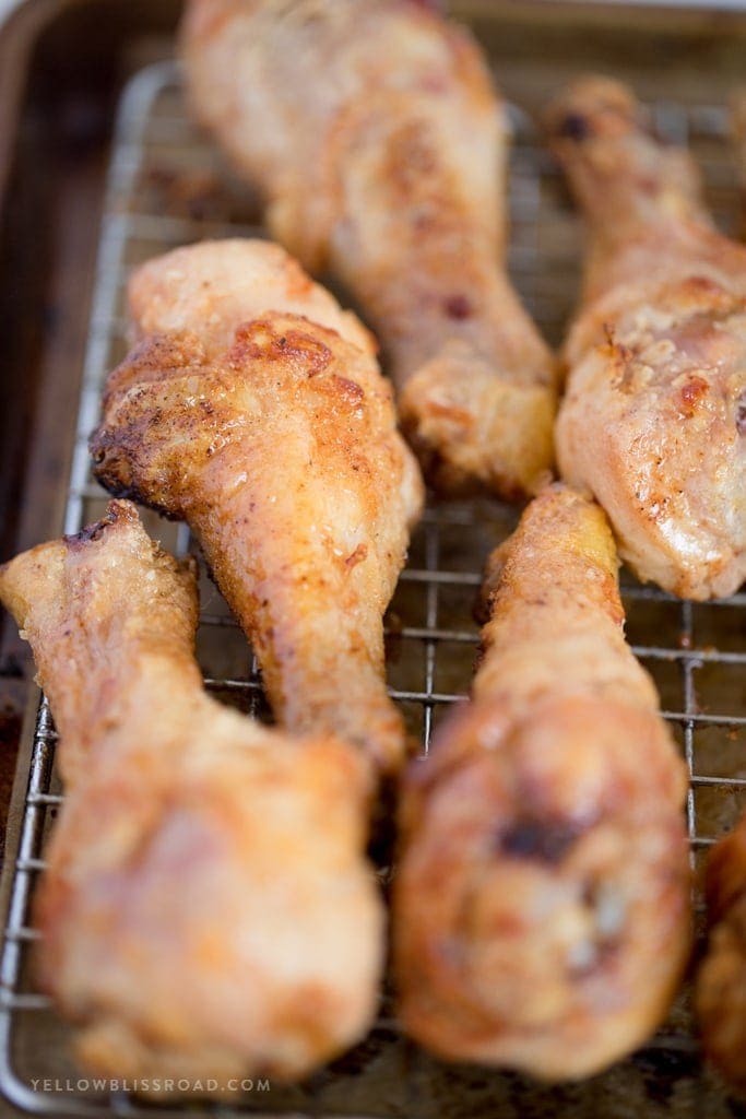 A close up of chicken drumsticks