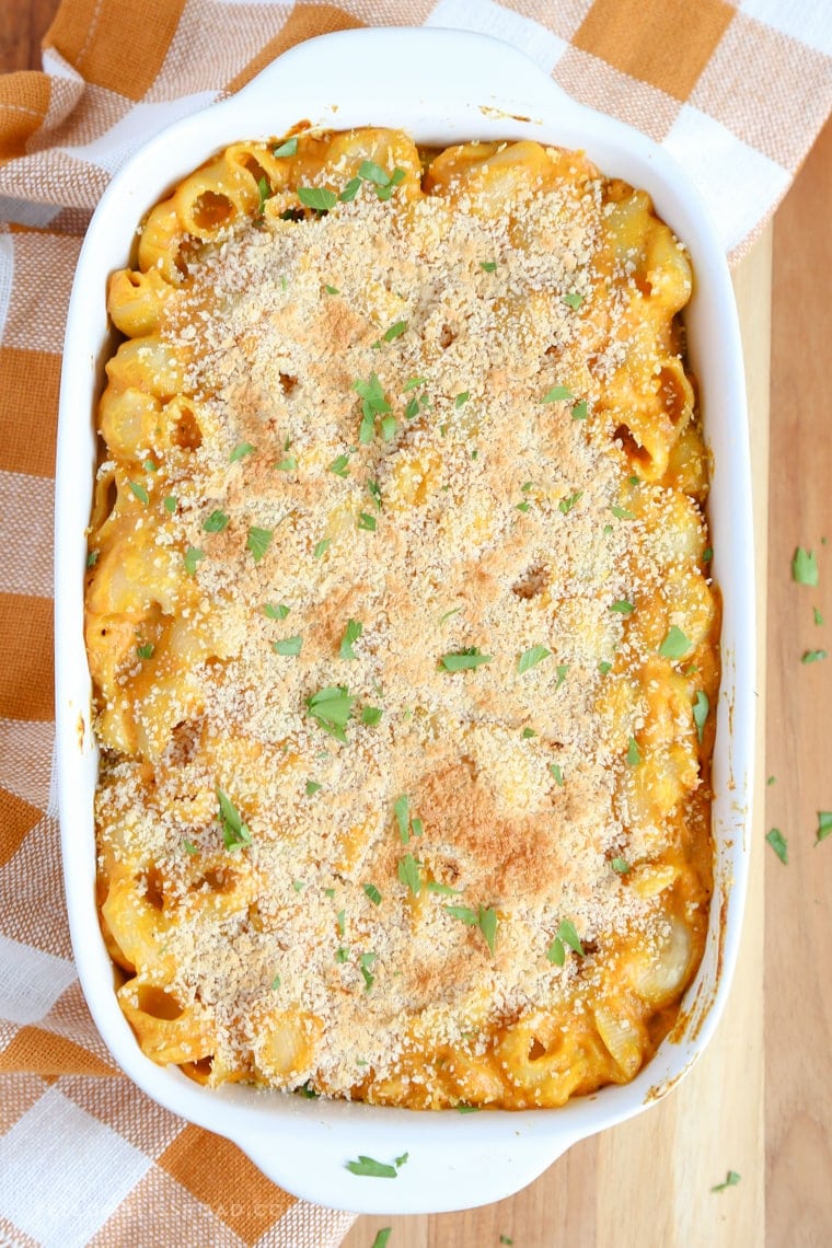 Healthy Baked Pumpkin Mac and Cheese Casserole