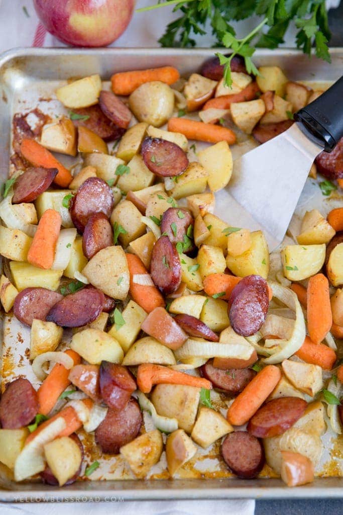 Smoked Sausage with apples and potatoes - One sheet pan dinner