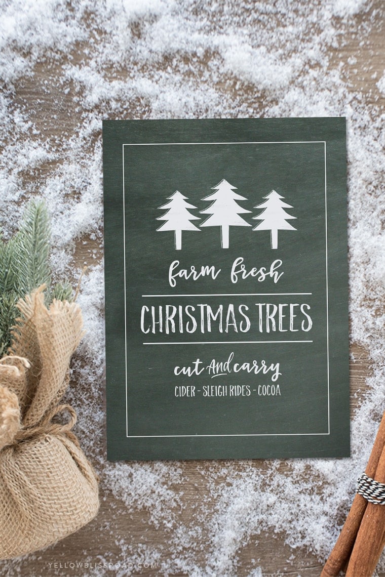 Free Printable Chalkboard Christmas print | Available in two colors and sizes | Inexpensive Christmas decor