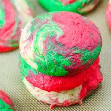 These Christmas Cheesecake Cookies are the perfect, festive cookie to feed to Santa!