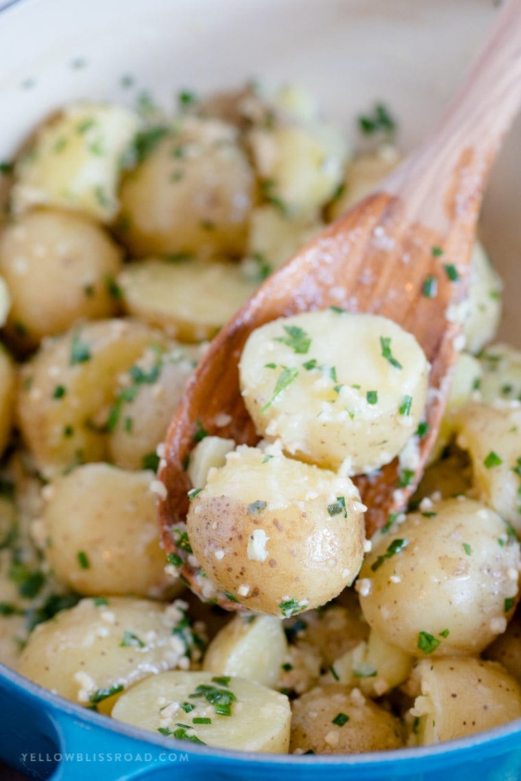 Garlic & Herb Butter Baby Potatoes are creamy, tender and bursting with flavor! Great Thanksgiving side dish, best potatoes ever!