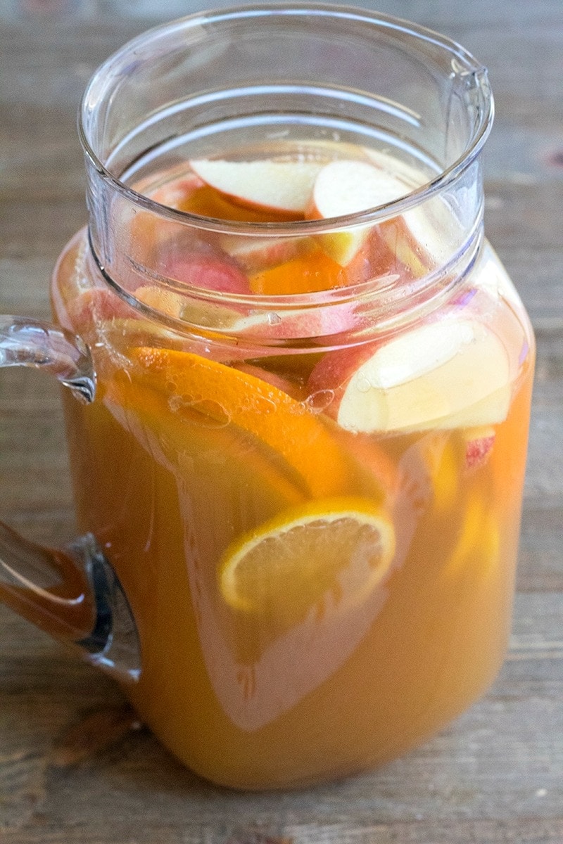 Apple Cider Ginger Punch is a delicious combination of apple cider, ginger ale & lemon for an easy party punch the whole family loves!