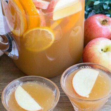 Apple Cider Ginger Punch is a delicious combination of apple cider, ginger ale & lemon for an easy party punch the whole family loves!