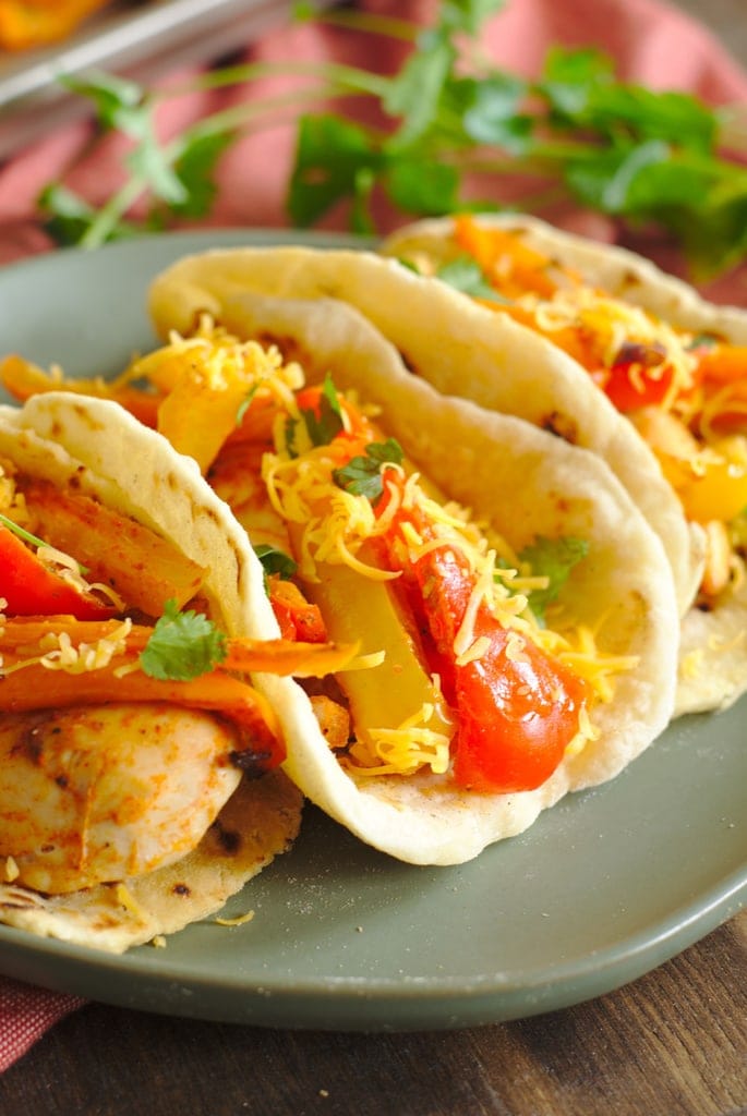 Baked Chicken Fajitas | YellowBlissRoad.com