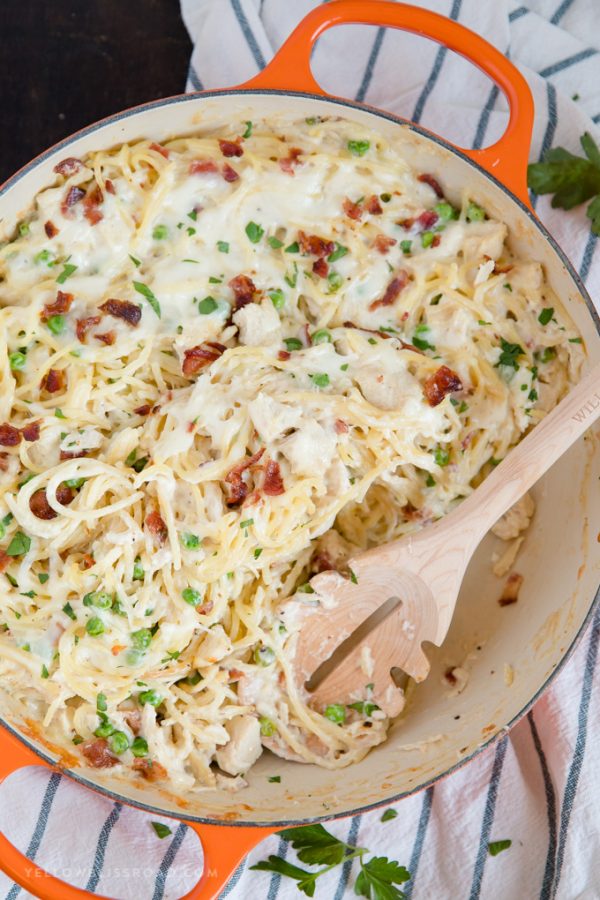 Creamy Chicken Spaghetti with Bacon | YellowBlissRoad.com