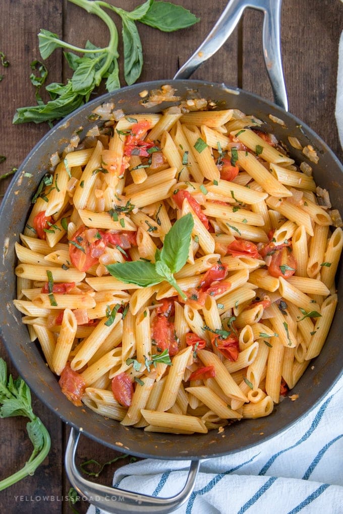 Tomato Basil Pasta Recipe: How to Make the Perfect Dish in Minutes ...