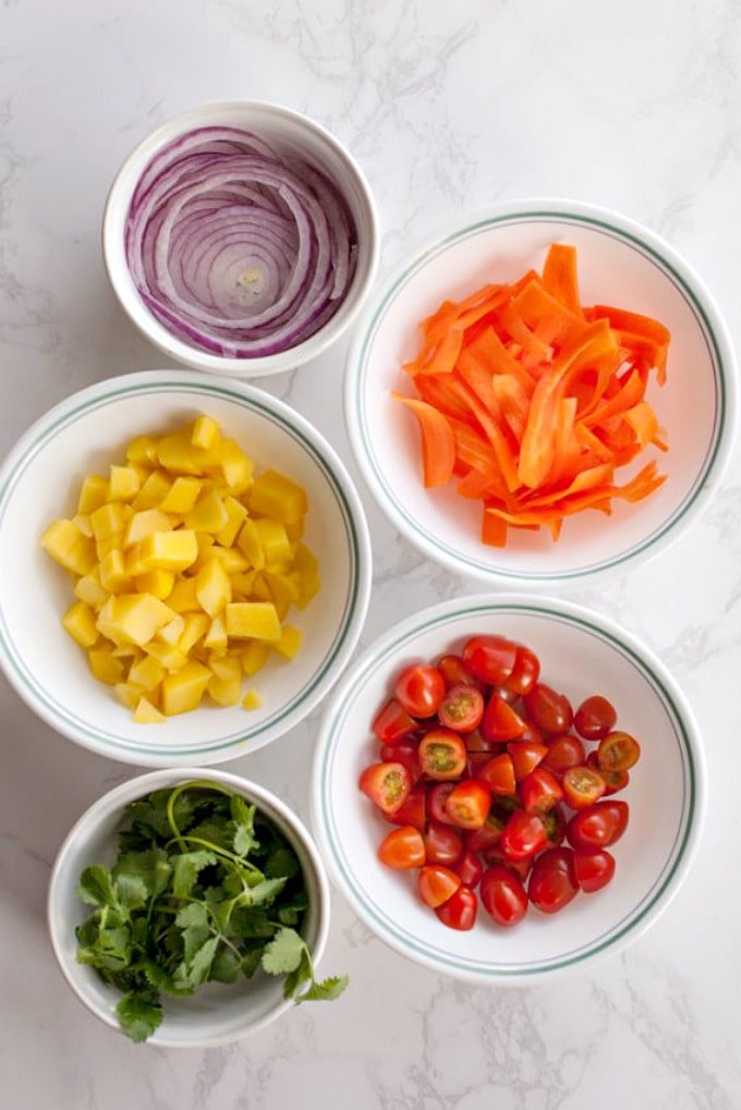 ingredients to make black bean and mango salad