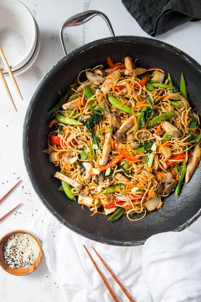 A skillet of chicken lo mein