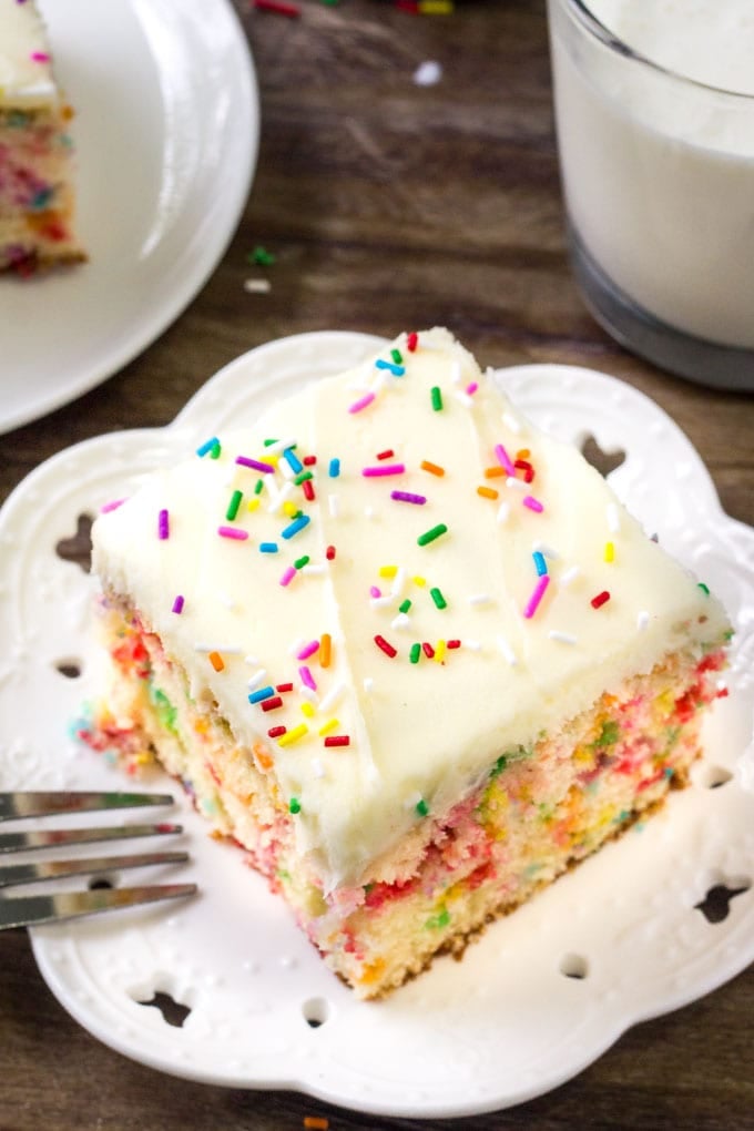 Easy funfetti cake recipe. Filled with sprinkles and so delicious