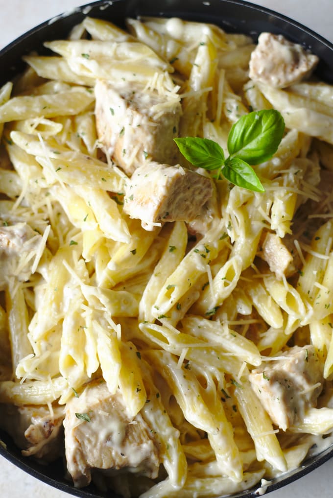 one pot chicken alfredo pasta