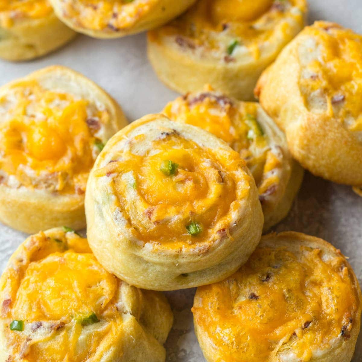 Baked Bacon Cheddar Jalapeno Popper Pinwheels | YellowBlissRoad.com