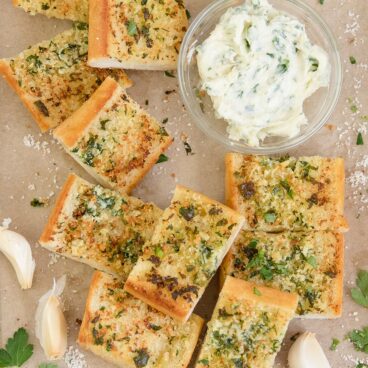 Sliced garlic bread