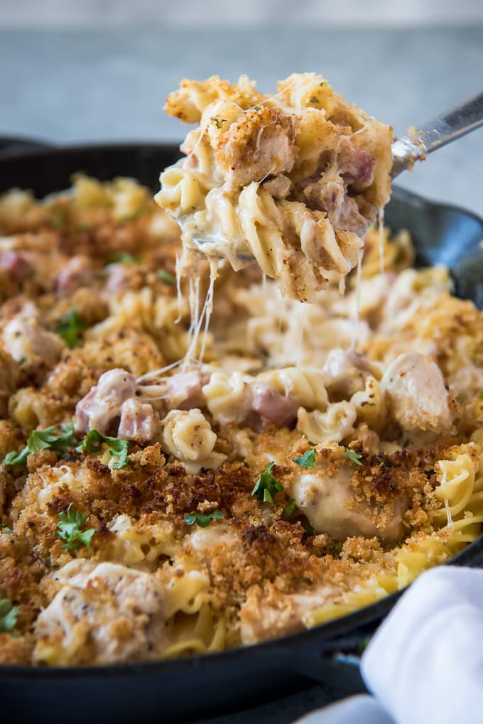 A pan of Cordon bleu chicken pasta