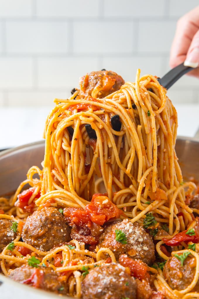 A pan filled with Spaghetti and Meatballs.