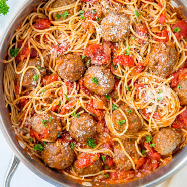 Spaghetti Pomodoro with Homemade Meatballs | YellowBlissRoad.com