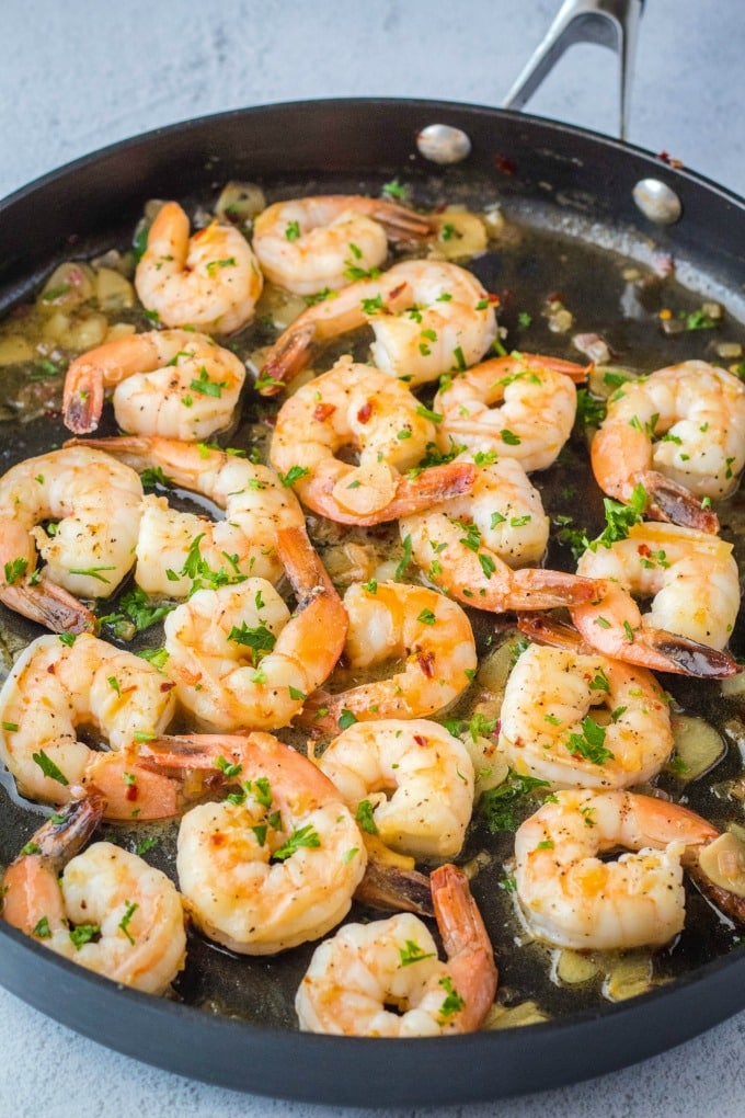 shrimp scampi in a skillet