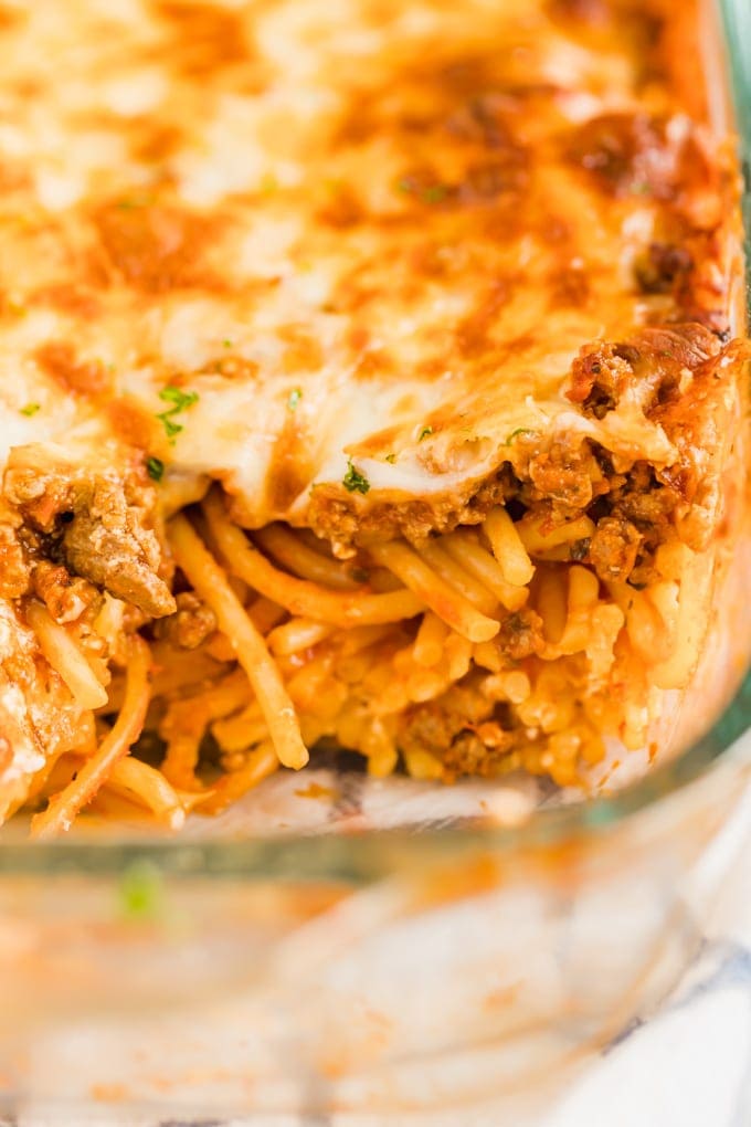 A close of image of the inside of this million dollar spaghetti recipe in the pan.