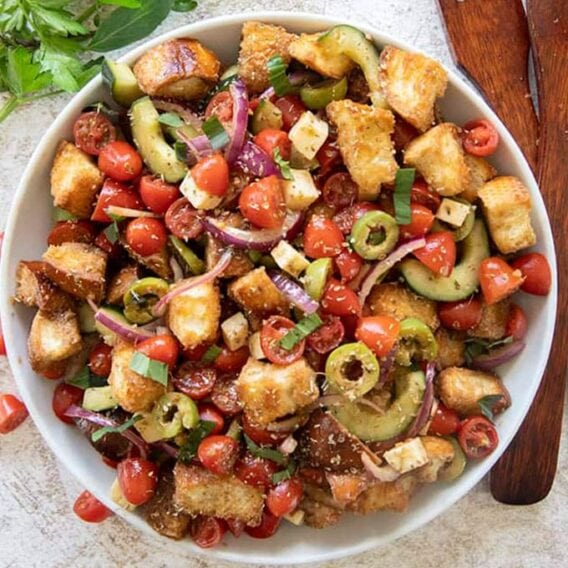 Panzanella Salad with Homemade Vinaigrette | YellowBlissRoad.com