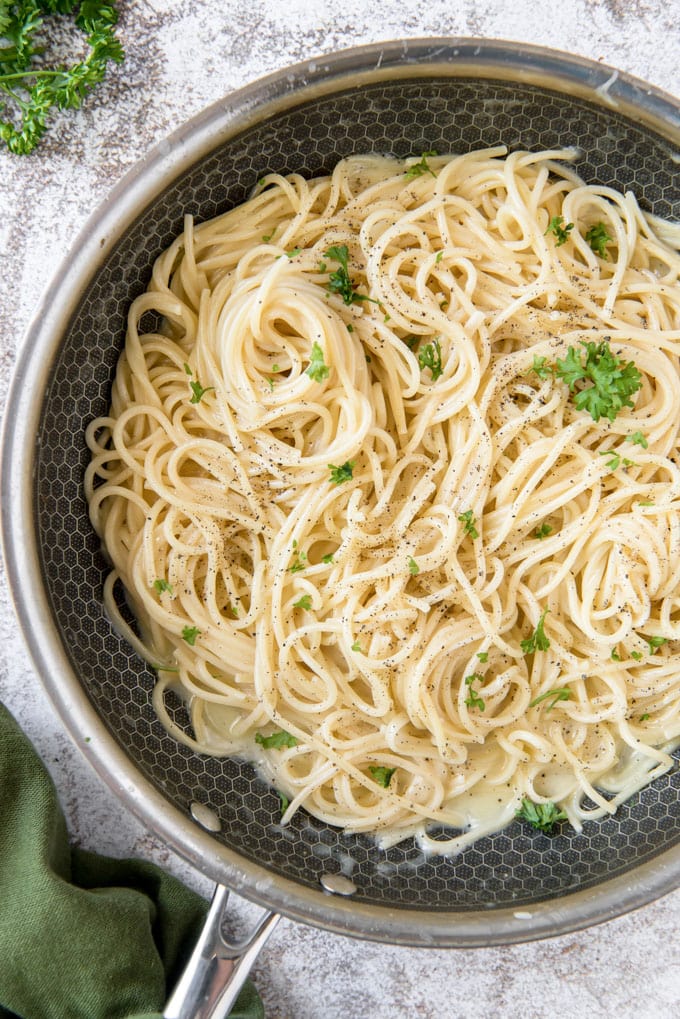 Creamy Cacio e Pepe Recipe | YellowBlissRoad.com