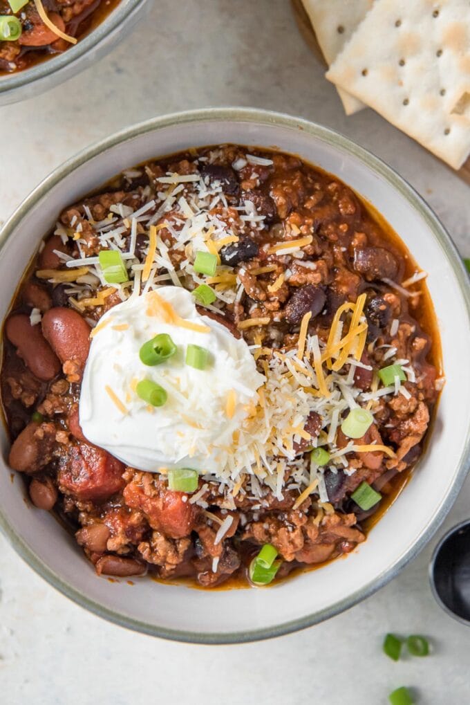 Easy Crockpot Chili Recipe (Slow Cooker Chili)
