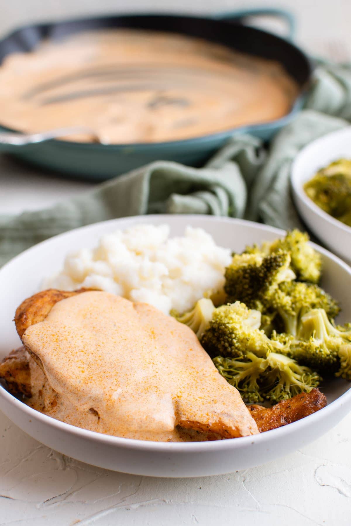 chicken with mustard sauce, broccoli, mashe potatoes