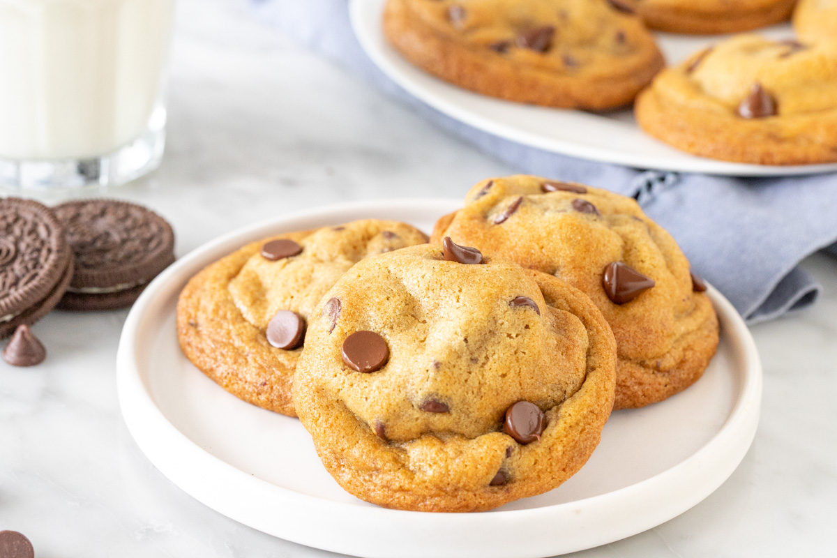 Plate of 3 Oreo chocolate chip cookies