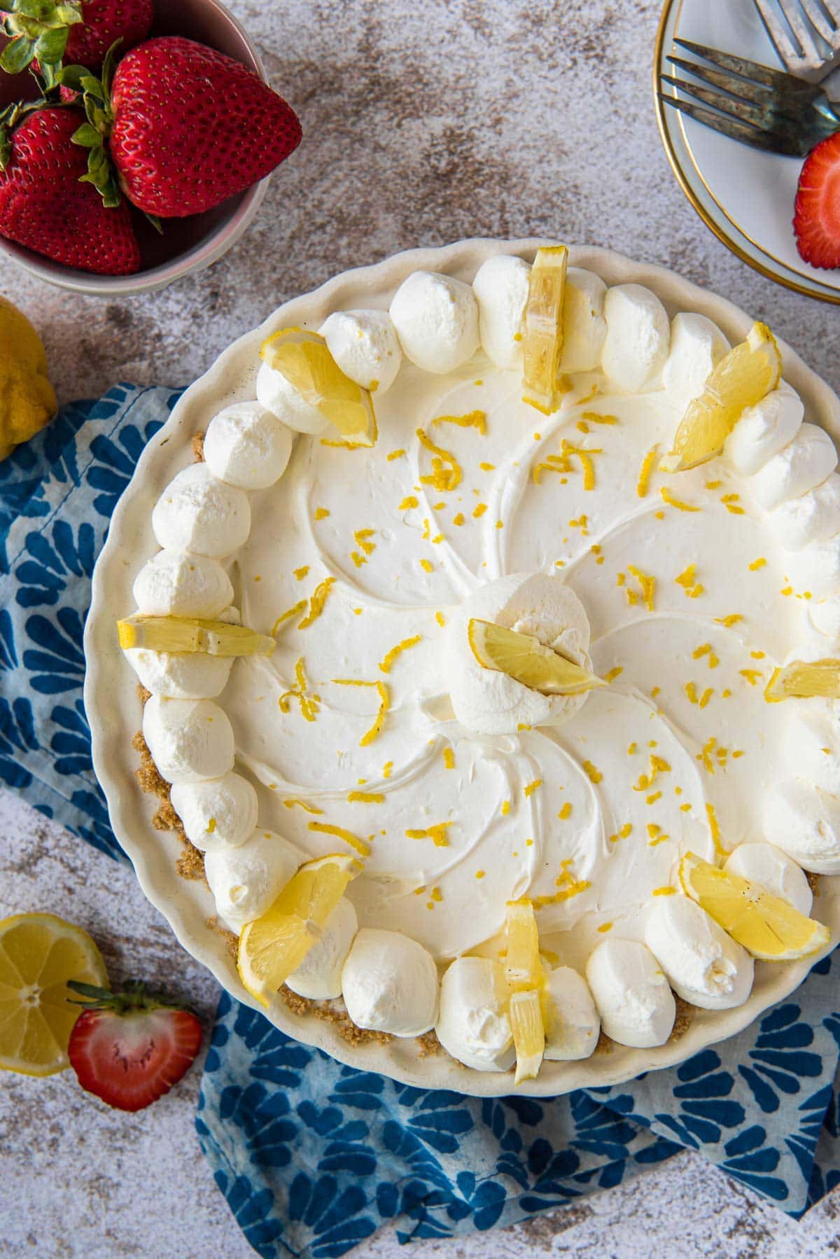 Lemon cheesecake served on a cake stand 