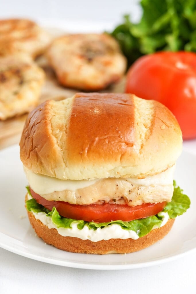 grilled chicken sandwich with lettuce and tomato
