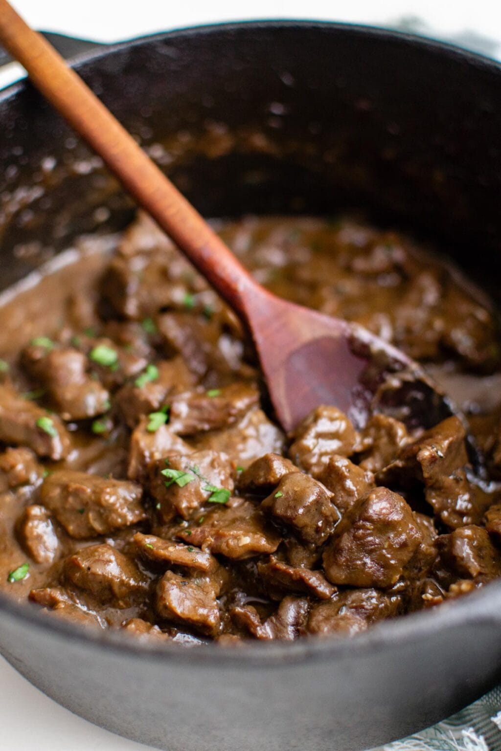 The BEST Beef Tips and Gravy | YellowBlissRoad.com