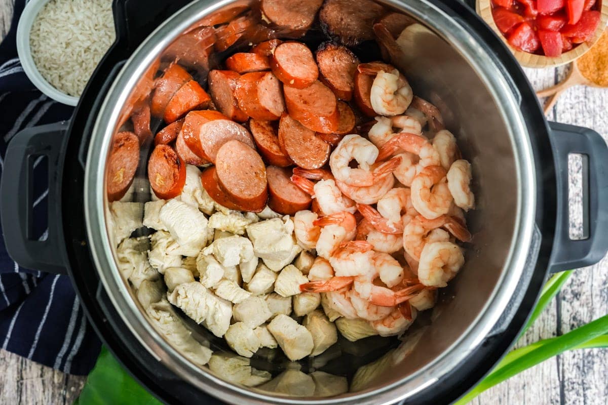 sausage, shrimp and chicken in an instant pot