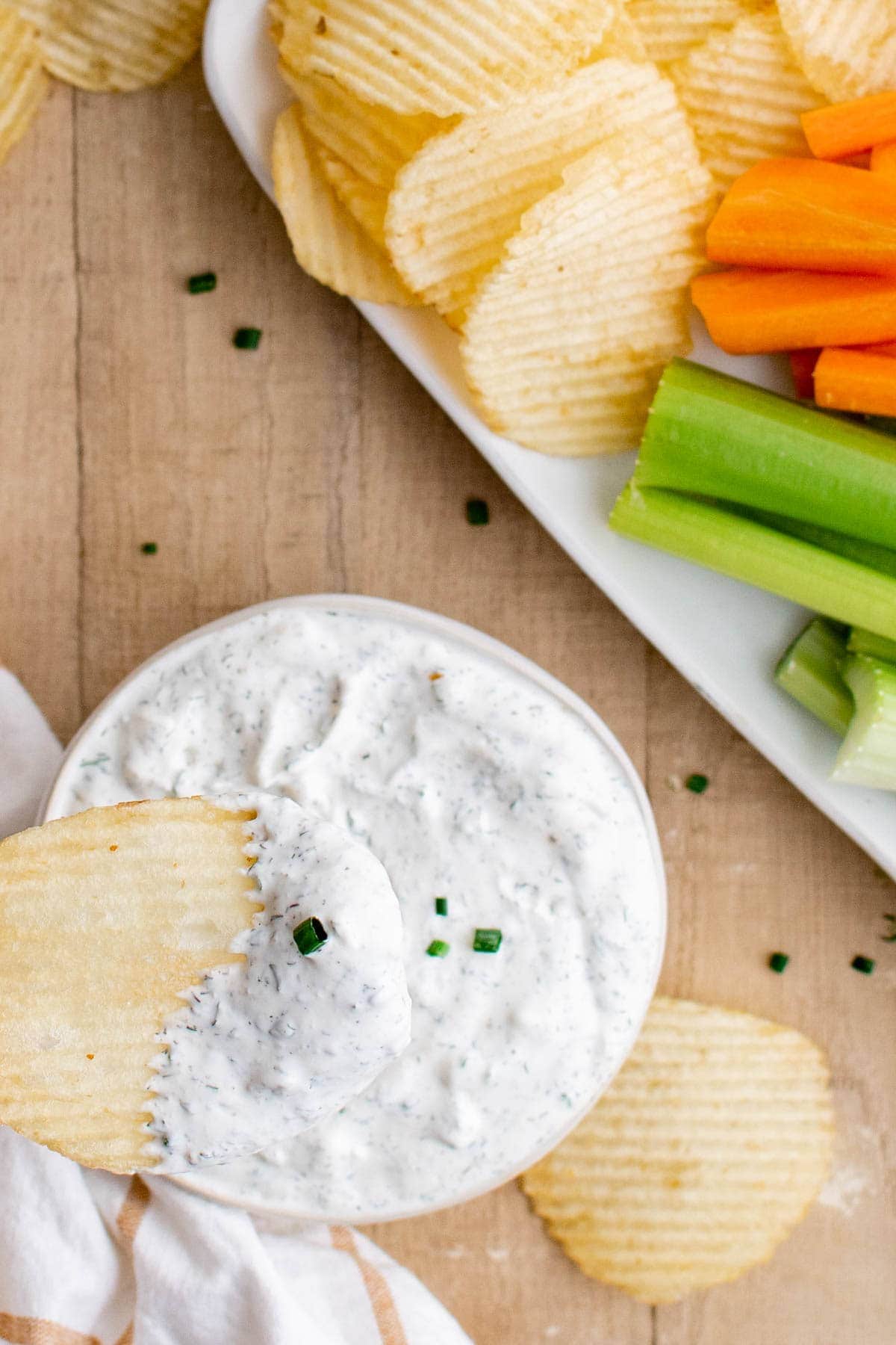 potato chips and sour cream dip