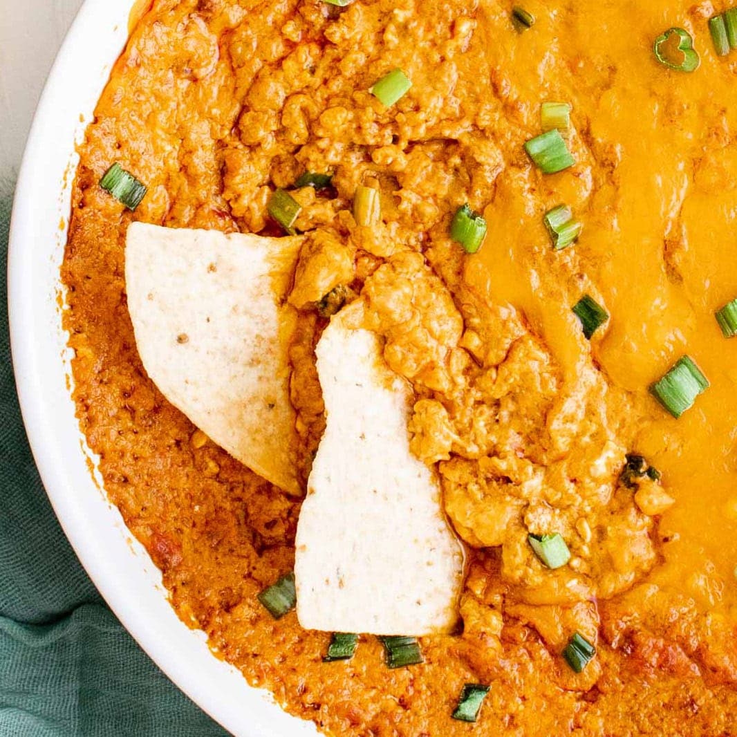 The BEST Crockpot Chili Cheese Dip {super easy crowd pleasing recipe}