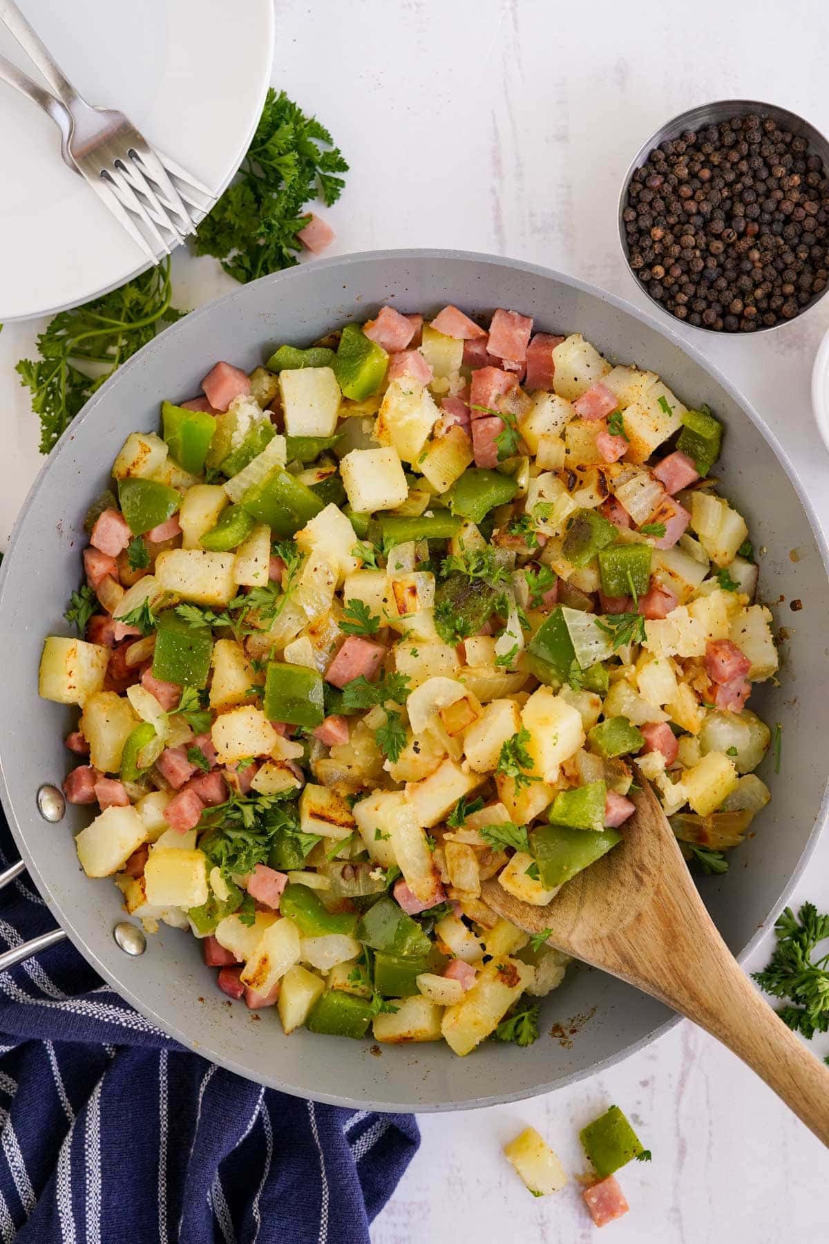 ham hash with potatoes, peppers and onions