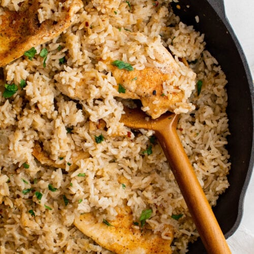 https://www.yellowblissroad.com/wp-content/uploads/2022/01/One-Pan-Chicken-and-Rice-Casserole-social-500x500.jpg