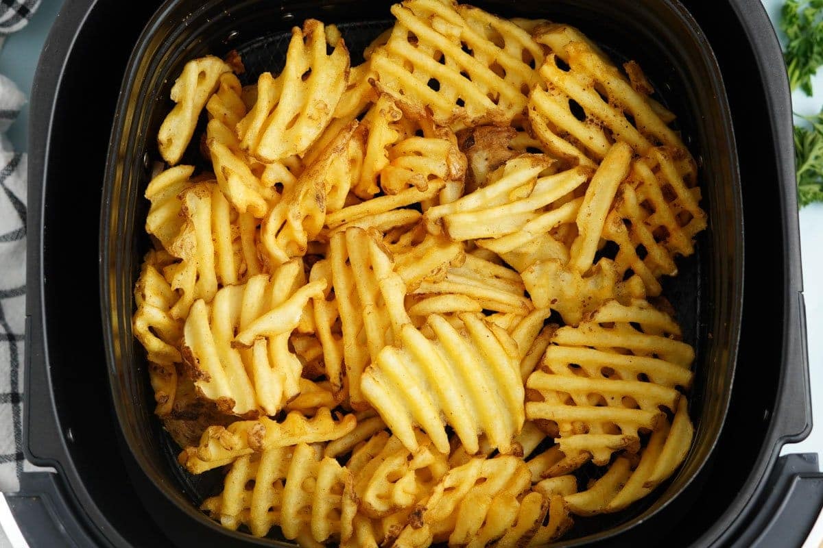 waffle fries in an air fryer