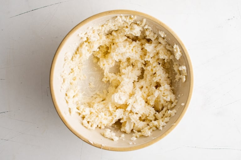 Easy Cheesy Mashed Potatoes Recipe | YellowBlissRoad.com