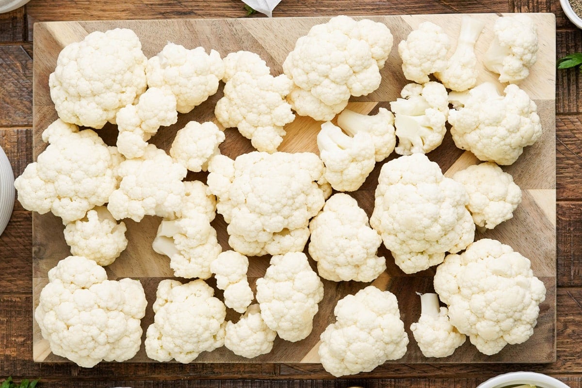 Chopped cauliflower on a cutting board