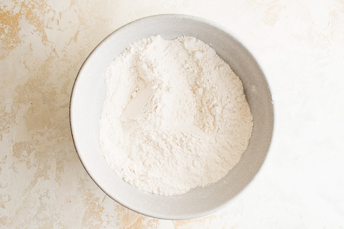 Flour, baking powder and salt in a bowl.