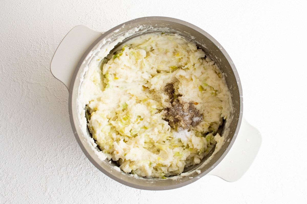 Mashed potatoes with leeks and cabbage.