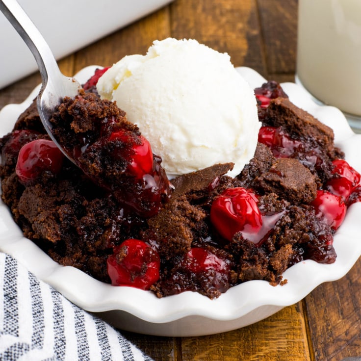 Easy Chocolate Cherry Dump Cake