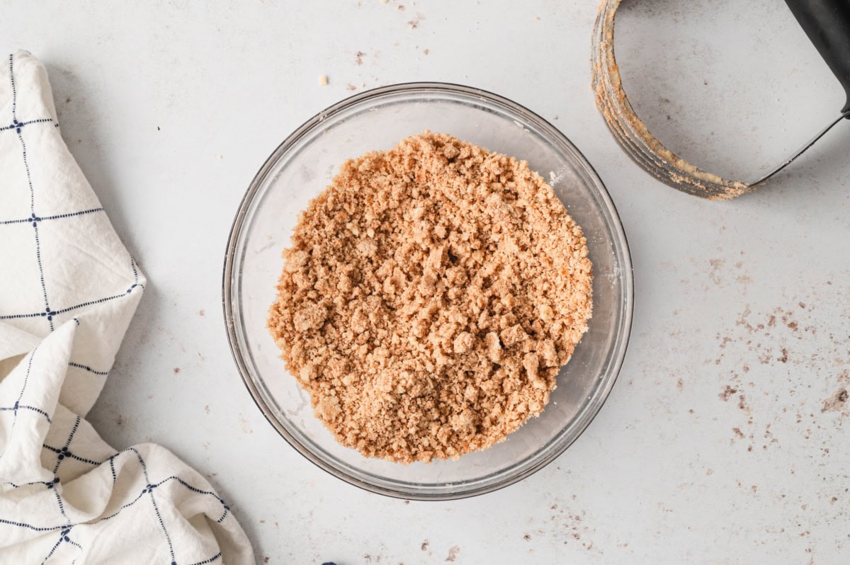 Streusel topping in a glass bowl.