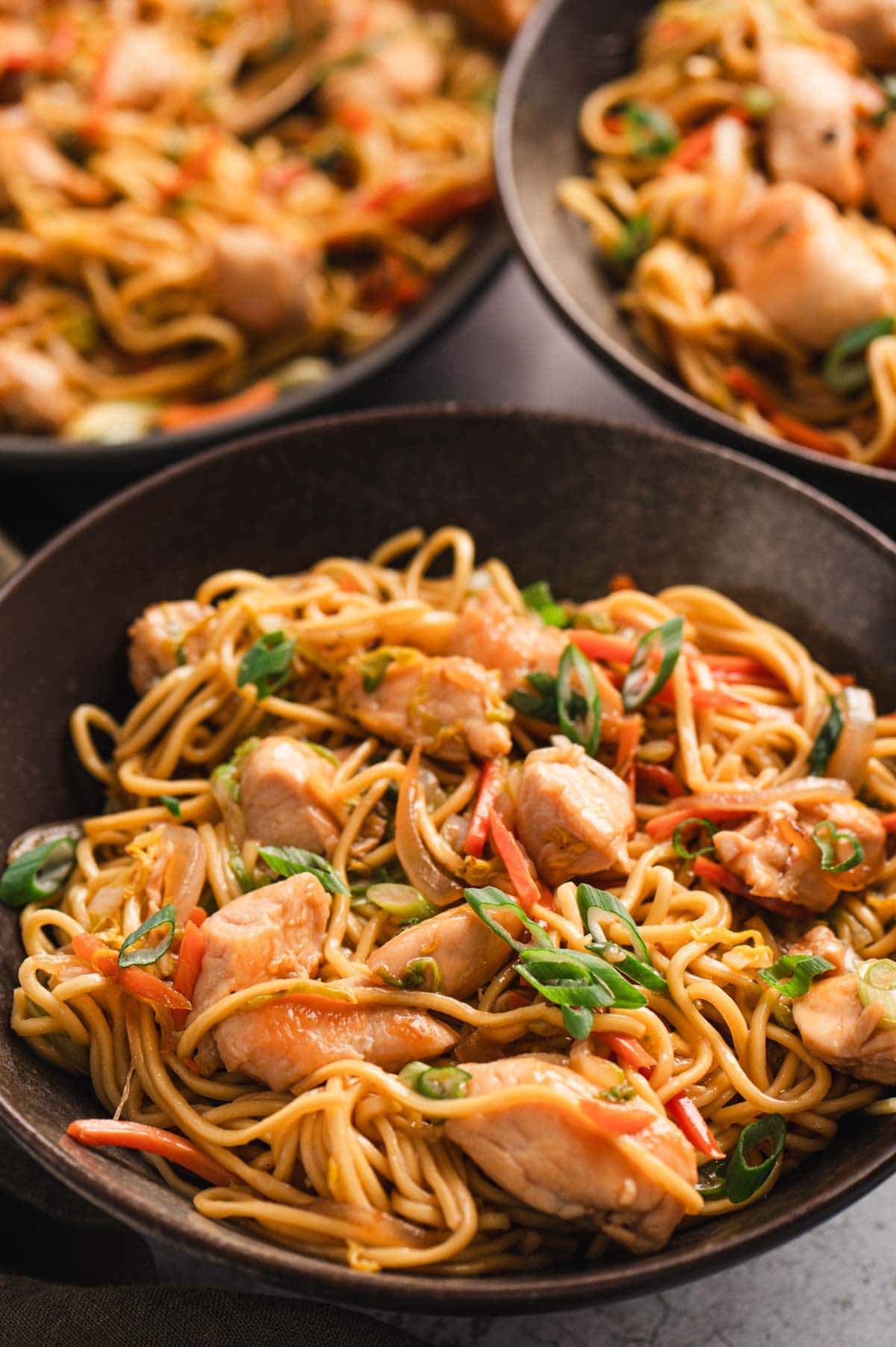 Chicken chow mein in bowl